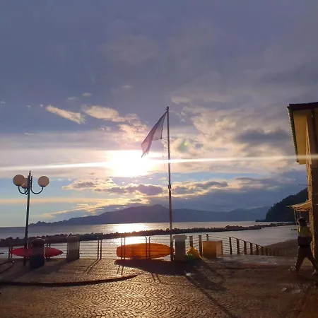 Daire Chiavari Beach